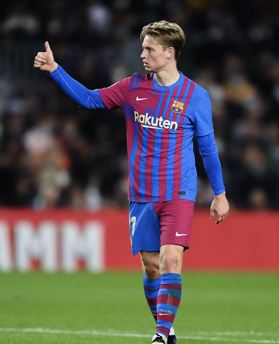 Manchester United Try to Sign de Jong from Barcelona